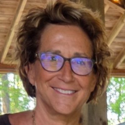 MarinezLauren's profile picture. Conservative, MAGA, Common Sense, Constitutionalist, Mom, Grandma and dog lover 🇺🇸🐾🙏🏼