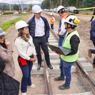 Ministra de Transporte de Colombia 🇨🇴.
Abogada y comunicadora con 25 años de experiencia en gestión pública. Profesora de descentralización y temas urbanos.