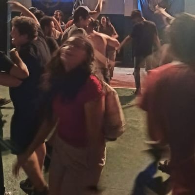 Si el punk está muerto, decidme dónde estoy enterrado. Cerro Porteño.