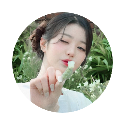 ʙᴜꜱɪɴᴇꜱꜱᯓᡣ𐭩 moonchild with stardust in her veins. 🌙 the magic hidden in everyday moments. https://t.co/clmoBmv9m9 💌