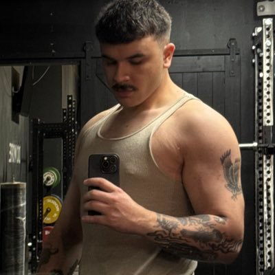Fitness cryptid, metal head⛓️💥🕷️🕸️ Save a bat 🦇 ride a vampire 🧛🏽♂️