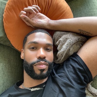 living & sharing thoughtsā mostly love, sometimes chaos. morehouse grad. gentle giant. just figuring things out like the rest of the world.