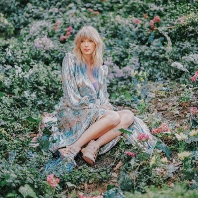 🩷💛💙 Gaylor Safe Space. Will go to battle to protect beloved oomfies. 😻 Deeply unserious 🤠 If you follow a doxxer, you’re blocked. 🫡
