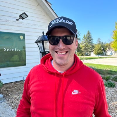 🇺🇸 |Frozen pizza connoisseur 🍕 | Milwaukee tools enthusiast 🔨 | Diehard Packers fan #gopackgo | 🏋️♀️