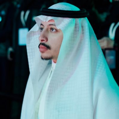 أشكّل الكلمات إلى محتوى يلهب العقول، وأبتكر أفكار تسويقية تترك انطباعاً دائماً💡. تجدني في البرامج القيادية، وفي المنابر أتحدث🎙️.