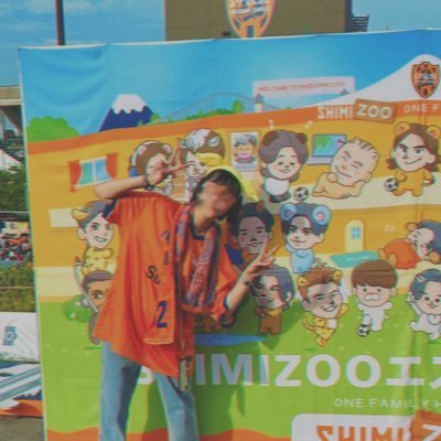 loralve_'s profile picture. 