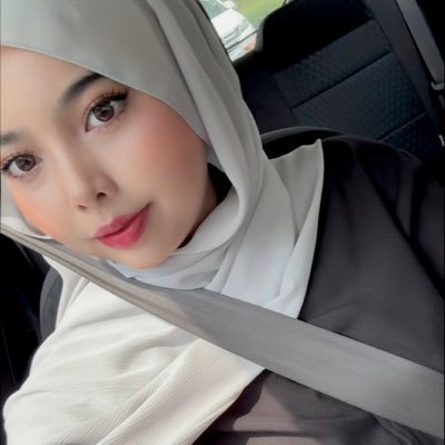 thisisfawah's profile picture. lights will guide you home🌌