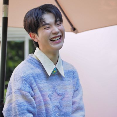 ข้าพเจ้ารู้สึกยินดีที่ได้พบและเป็นเกียรติที่ได้มอบความรัก ตอนข้าพเจ้าบอกเขาว่ารัก ข้าพเจ้ารักเขานับอนันต์ #tonliewmtp #ต้นหลิวเด็กจิ๋ว