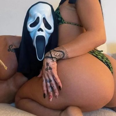محتوى خاص للذوّاقات فقط 💋
هنا مساحة آمنة لكِ، لتعيشي، لتتخيّلي، ولتستمتعي...👻
أنتِ البطلة دائمًا 🫵رسائلكِ سرّ بيني وبينكِ💬