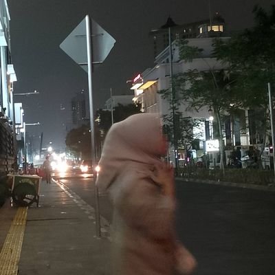 chaarrrs's profile picture. jadi mau serius atau becanda?