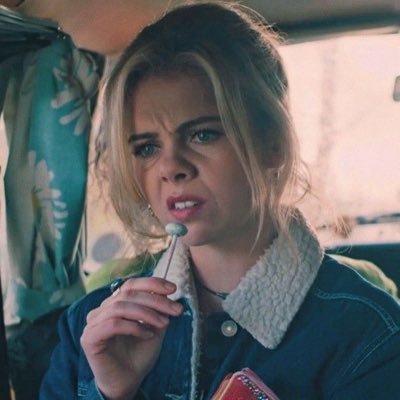 emidiosyncratic's profile picture. 