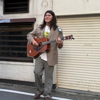 福岡/FSM卒/23歳/福岡の狂気の要塞の住人🏰/フォローご気軽にお願いします😊#vocal #guitar #bass #piano #弾き語り #犬好き #機材好き #料理好き🎤🎸🎹🥁🐶🍳 YouTubeなどのその他SNSは下のリンクからフォロー高評価👍チャンネル登録お願いします‼︎🙇♂️ ↓