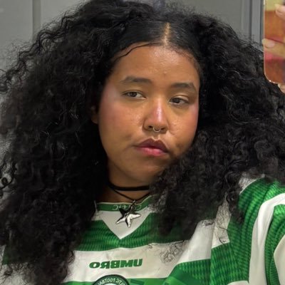 sidneialins's profile picture. estoy aquí todos los días aunque no diga nada