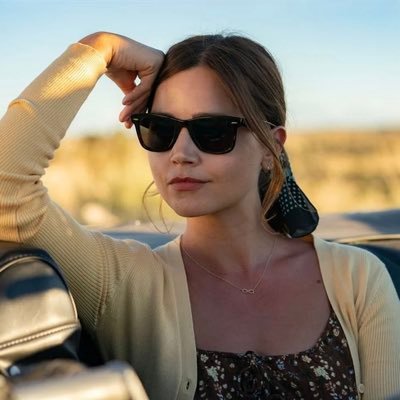 Clara Oswald apologist first Doctor Who fan second | media: @oswlwald