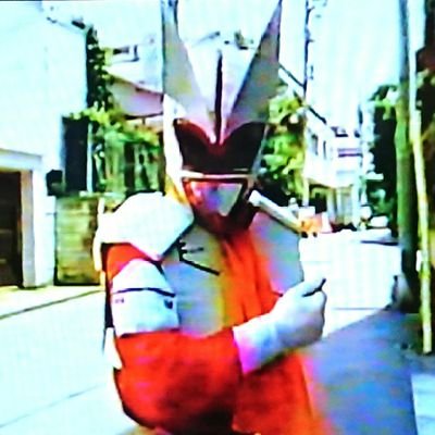 ダイアクロン隊ディメンシア駐留基地「エリア14」の行動隊長。
その正体は、日々おもちゃやプラモに囲まれて暮らす「玩具バカ一代」。