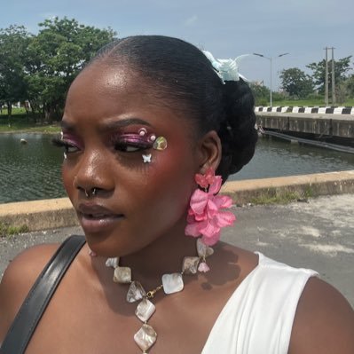 s3namii's profile picture. 🐉 | Singer Songwriter| Junk drawer