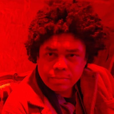 Aqui você encontra delírios cronicamente filosóficos de um escritor independentemente rebelde (e psicanalista) chamado Nagoassim (ou Tiago da Silva Cabral)