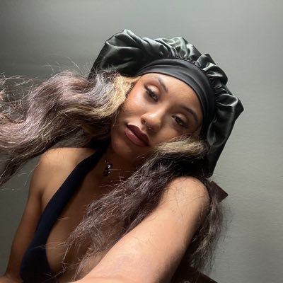 ♌️♋️♏️|🏳️🌈|she/they| ☁️Insta:sleepyavey | 21+ 🌶: https://t.co/1xs4uwXwRm ||❤️🔥: @ashlyn_nox || ALWAYS EBONIES WIFE