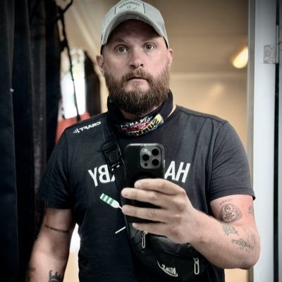 Plåtar TV & kollar Bajen / Rattar Bajenpodden