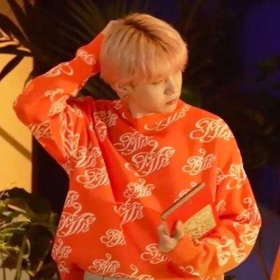 ᅠ⌗YOONGI︰We have many more years to see each other. This is a Cypher fan, Dean. A person who will love and protect Bangtan from the all bad things in the world.