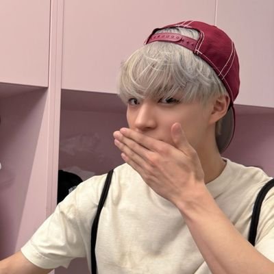 @blueverse23 back up acc
ꢾ୧──★ ˙ ̟🎀 this user loving #제노 #재민 🫧