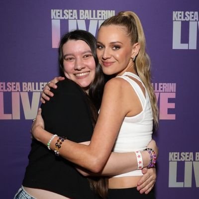 kelsea ballerini's buddy 💖
writer. therapist. swiftie since the beginning. rep & ttpd girlie. she/her. 28 🩷💜💙 all socials: cambersmc