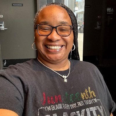 Black grandma,mother,daughter,scientist👩🏾🔬;
UIC Ph.D.👩🏽💻;IB,MYP,Hon Bio/Chem,APES &AP Capstone;SBG;28yrs🍎CPS;
PAEMST 2021 IL National Science Awardee