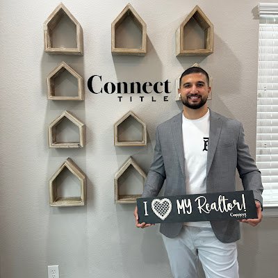 zazaliving's profile picture. 🏠 Buy • Sell • Lease • Invest | Houston & Beyond
📈 Real Estate • Business Acquisitions • Cash Flow Strategies

📲 Book a strategy call now ⬇️⬇️