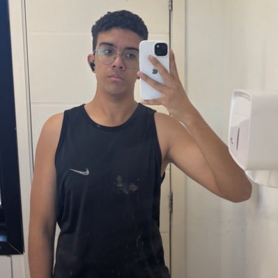 Lmarcos17x's profile picture. 
