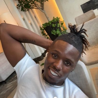 RossIsabel86109's profile picture. music band/Artist winner of American idol 🇺🇸🎧🎤🎵🎼🎫❤️🎧🎸