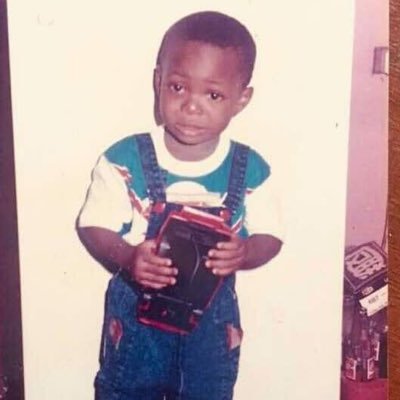 Entrepreneur || Afro Trapstar || Solar Engineer at Elemar Innovations || Chelsea || CruiseController || #music #soccer #solarenergy