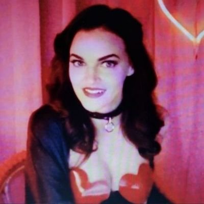 erikaklth's profile picture. ENFP 4w3