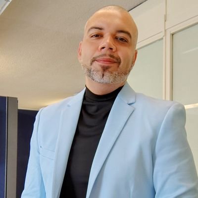 Local photographer & writer I shoot whatever Mostly floral NJ 🇵🇷 #no politics #no religion
If you are a porn page or political, do not expect a mention.
