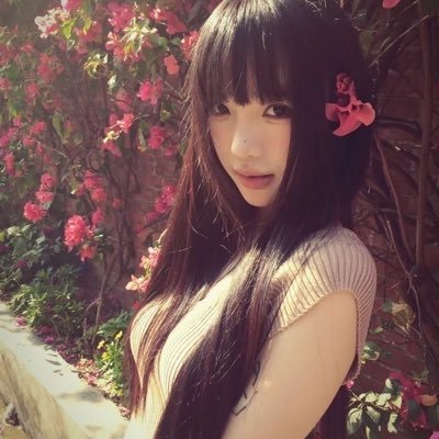 yanawtva's profile picture. looking 4 oomfs