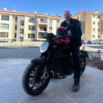 mahmutors's profile picture. ◀ne gecmis ne gelecek sadece şimdiyi yaşa▶