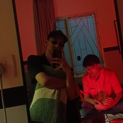 AryanSh26265's profile picture. I write shit code 💻 | Talks about movies