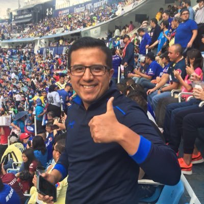 Papá de Diego, coleccionista de jerseys, azul de corazón. Pronto llegará la décima.