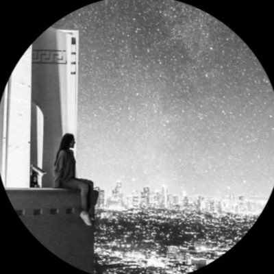 amna25a's profile picture. 