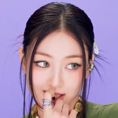 ONE IN A MILLION! 안녕하세요 트와이스입니
다! NAYEON / JEONGYEON/MOMO/SANA /
JIHYO / MINA / DAHYUN / CHAEYOUNG /
TZUYU