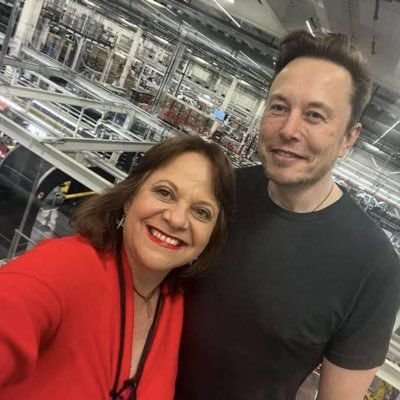Part of Tesla’s leadership 🚗💪 | Turning bold ideas into clean energy reality ⚡🌎 | Innovating daily with the best | Tesla Management
