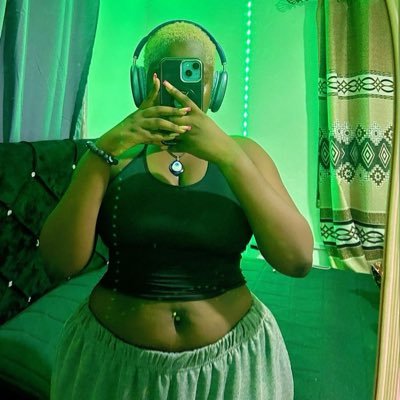 📚 Student life + 📱 Meme plug Tune Addict savage mind 😌💅 🎶 Asake on repeat, always. Laugh now, study later 😎 🪖