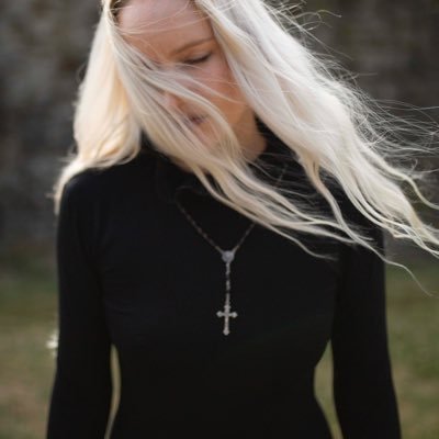 Ethical fashion & feminist theology enthusiast. Designer at @churchofsanctus https://t.co/o8s8e80pJP