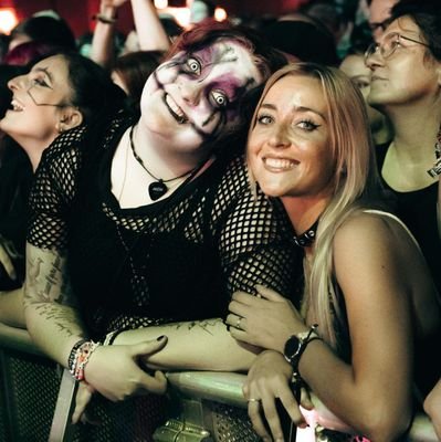 We burn, we learn.🔥
Probably sleeping, eating or queueing
*add worldly wisdom*
1994s child.
Palaye✨️MIW✨️BVB -
A raccoon a day... just makes it better. 🦝💜