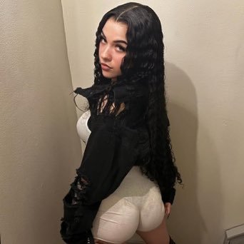 just loyal with me 🐱 I'm honest girlii😘😄🎋 ...BLESSED👍