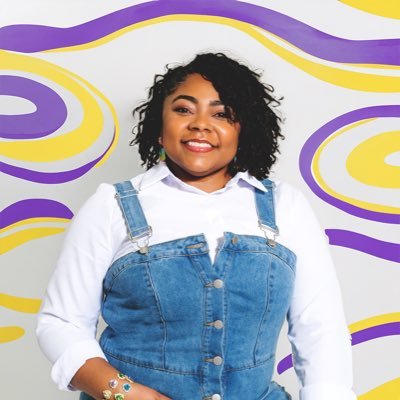 Art Director. Visual Designer. Creative Strategist. 90s R&B. Auntie vibes. @Fuzziesco FOMO Director ttp://TrellVisionStudio.com