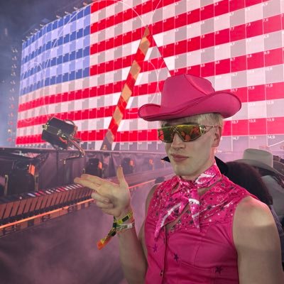 yoncslay's profile picture. 