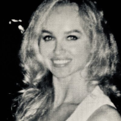 America First Always! My Mom told me 42 yrs ago to SMILE SMILE at Mr Trump ;) She said to me, one day, he will be your President and Save the World!