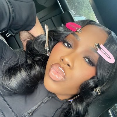 Authentic Bitch✨ Profile