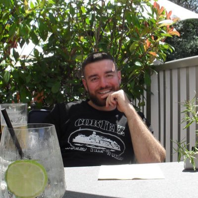 Connnzz's profile picture. loading