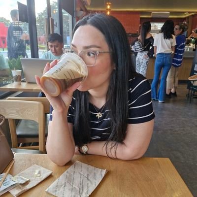rebebarahona's profile picture. 